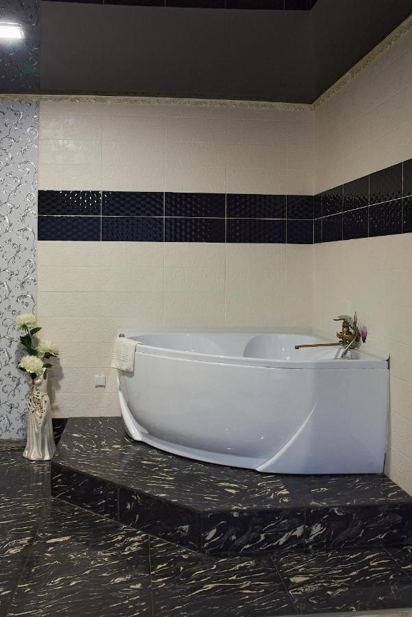Hotel Royal Poltava Extérieur photo