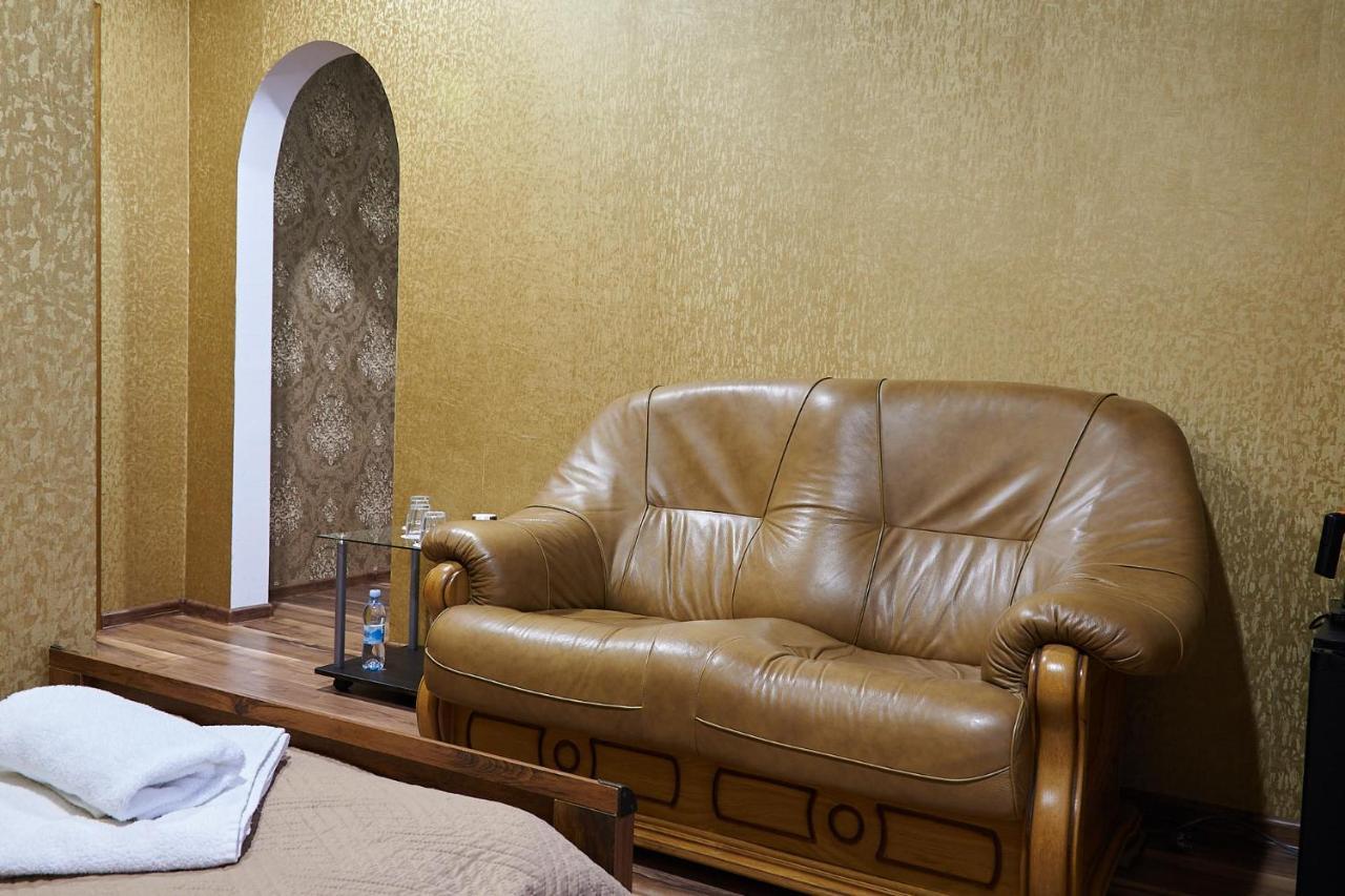 Hotel Royal Poltava Extérieur photo