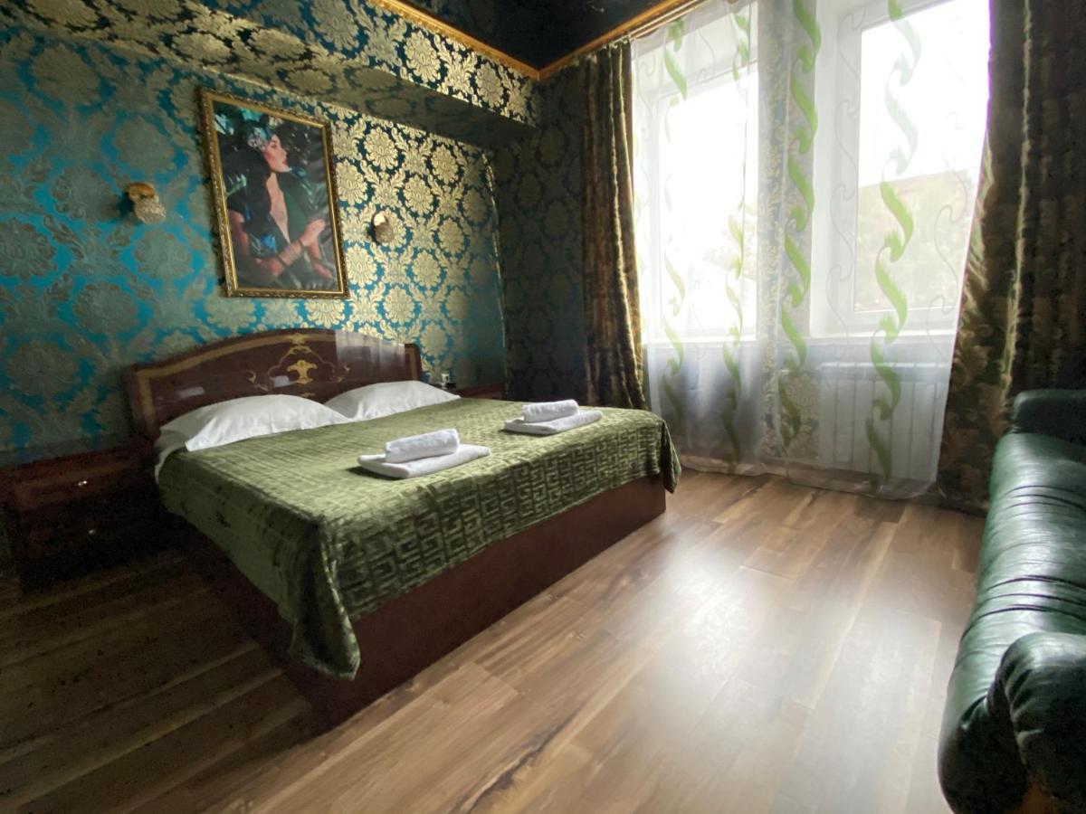 Hotel Royal Poltava Extérieur photo