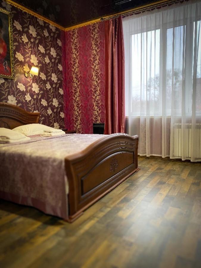 Hotel Royal Poltava Extérieur photo